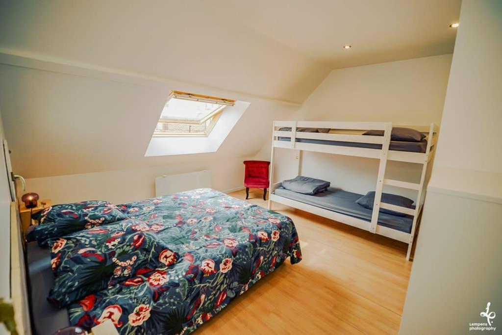 Maison Piscine Interieure Et Garage Troyes Eksteriør bilde